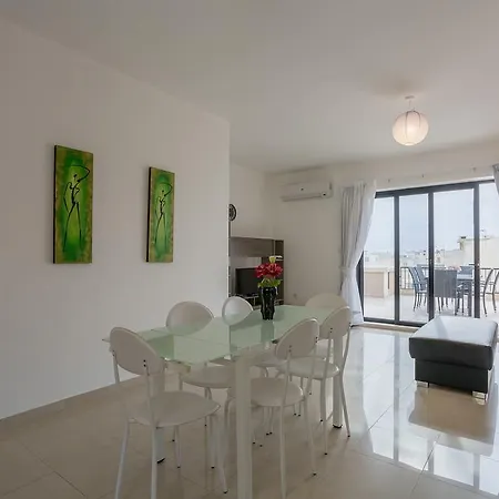 Criholiday With Large Terrace Mellieha