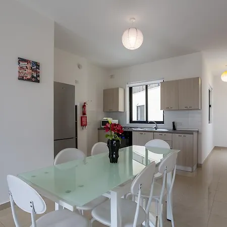 Criholiday With Large Terrace Mellieħa