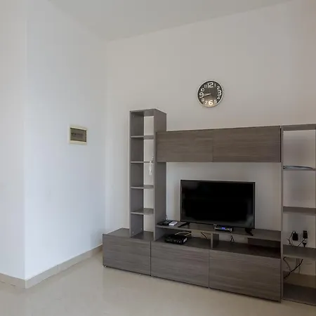 Criholiday With Large Terrace Apartment Mellieha