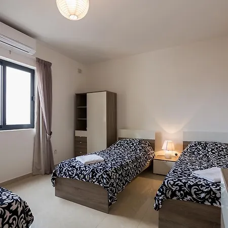 Criholiday With Large Terrace Mellieha